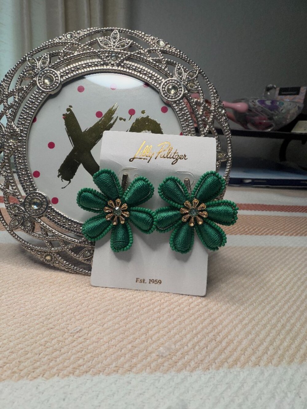 LILLY PULITZER Petal Floral Earrings Green Thread Wrapped Seed Bead Post NOC